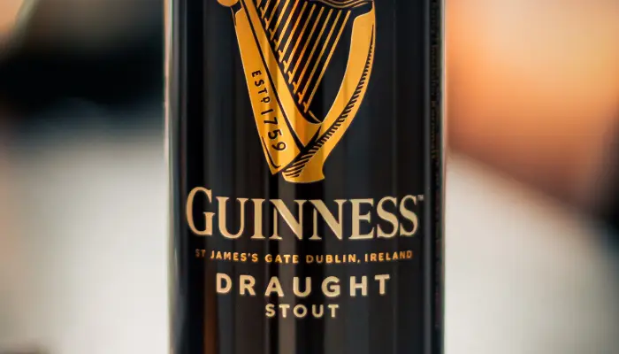 Lata da cerveja Guinness