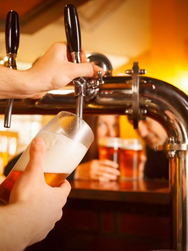 Conheça 7 utilidades para a cerveja – além de beber